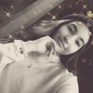 Meet your Posher, Leandra